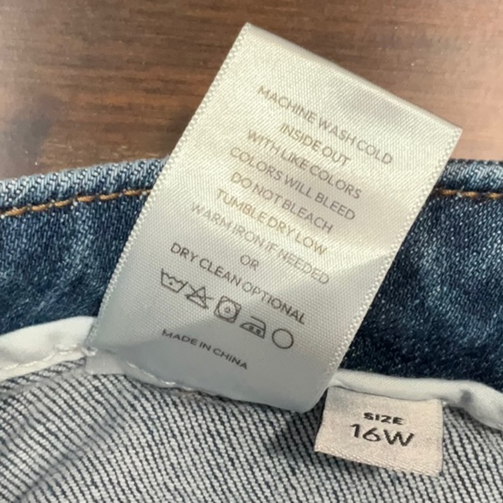 Lovervet High Rise Crop Jeans, EUC - Picture 8 of 9